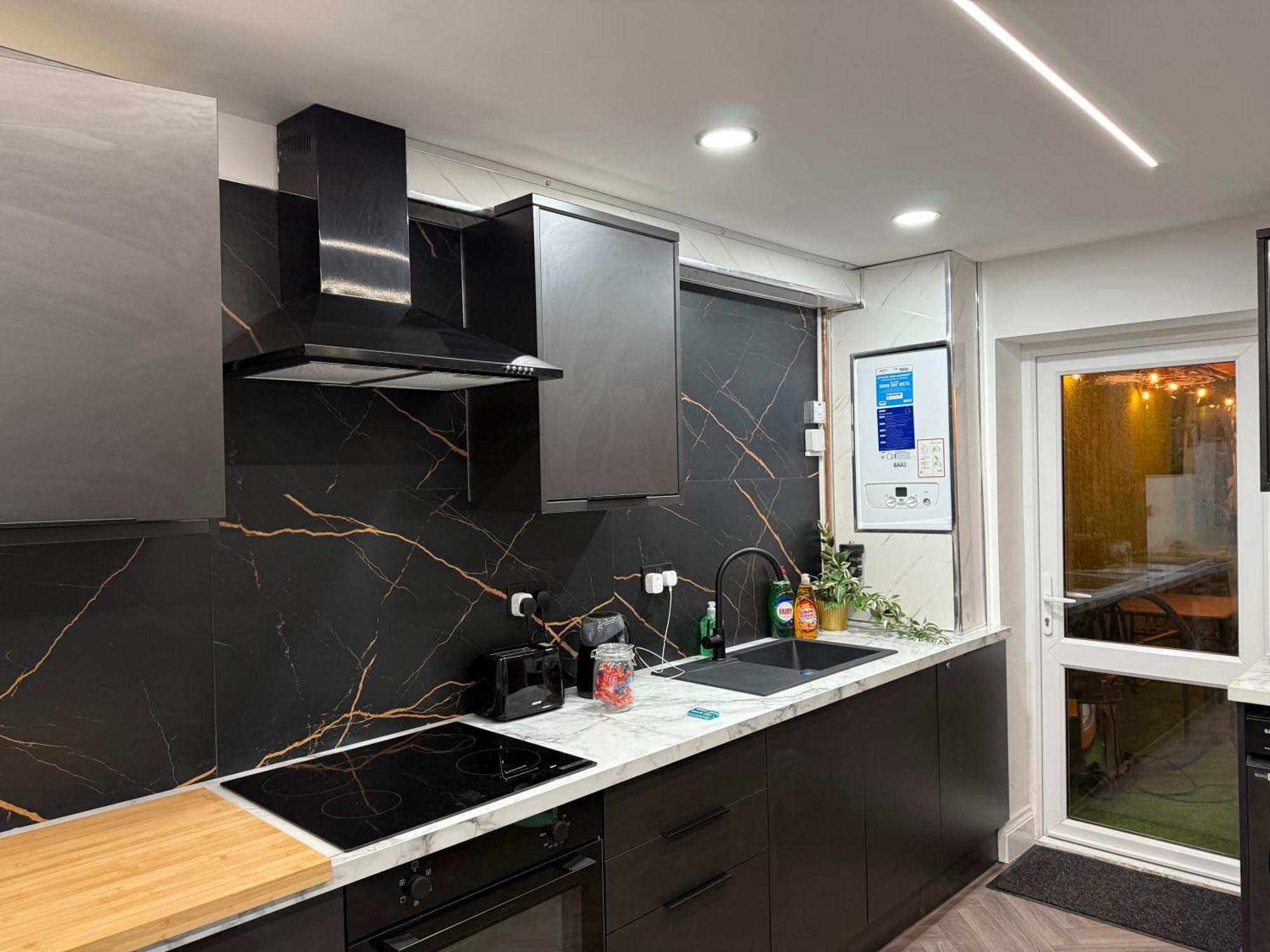 Birmingham City Centre- 9 Bed House With Free Parking المظهر الخارجي الصورة
