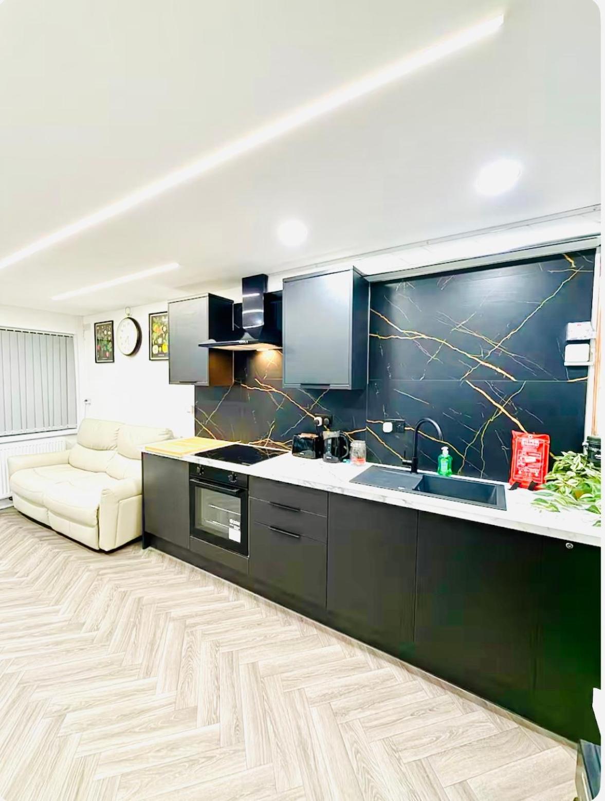 Birmingham City Centre- 9 Bed House With Free Parking المظهر الخارجي الصورة
